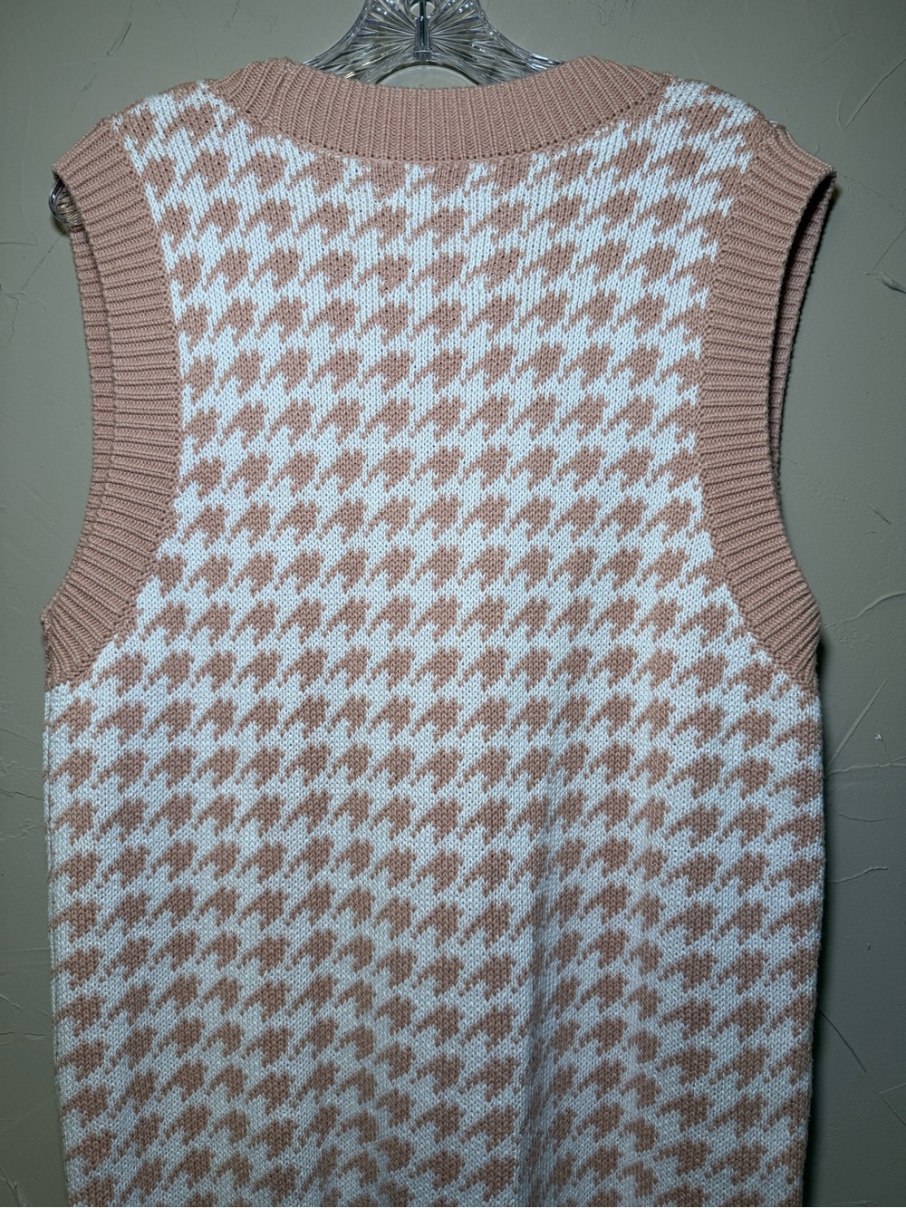 Abercrombie & Fitch Sleeveless Houndstooth Knit Dress in Light Pink Size Small - Picture 9 of 11